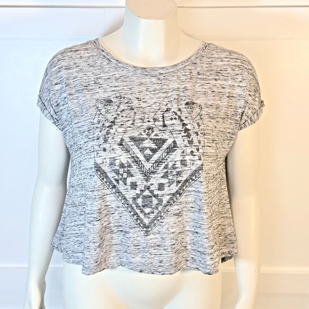 Hollister Tee Shirt Womens M/L Heather Gray Aztec Cheetah Head White Crochet